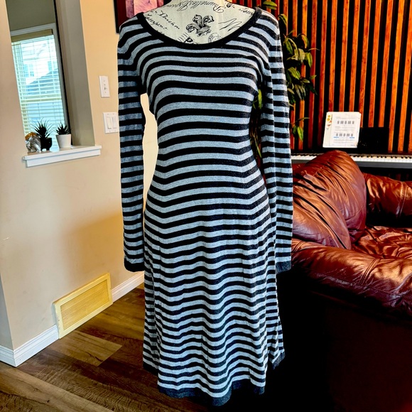 Zara Dress Sweater Silver/Gray Stripe Plunging Neckline Stretch Soft Midi Size M - Picture 2 of 12